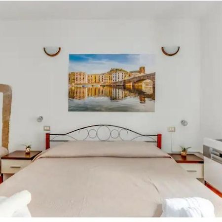 Ada'S Guest House Bosa Bagian luar foto