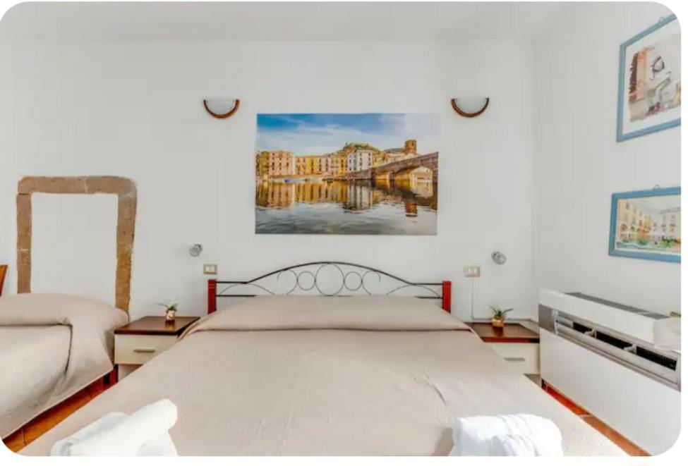 Ada'S Guest House Bosa Bagian luar foto