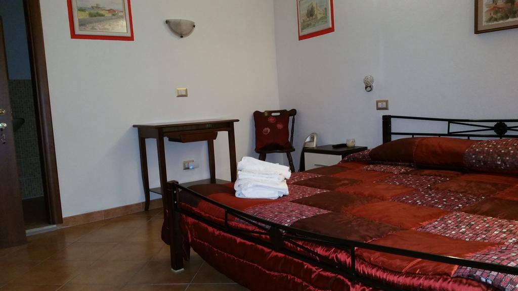 Ada'S Guest House Bosa Bagian luar foto