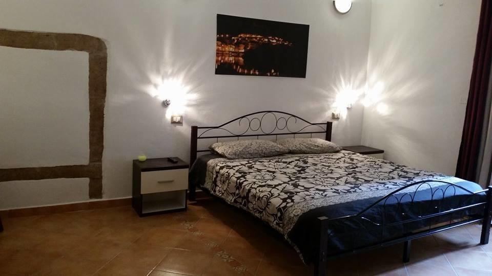 Ada'S Guest House Bosa Bagian luar foto