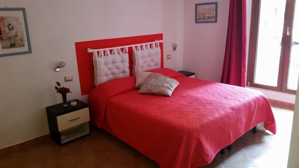 Ada'S Guest House Bosa Bagian luar foto